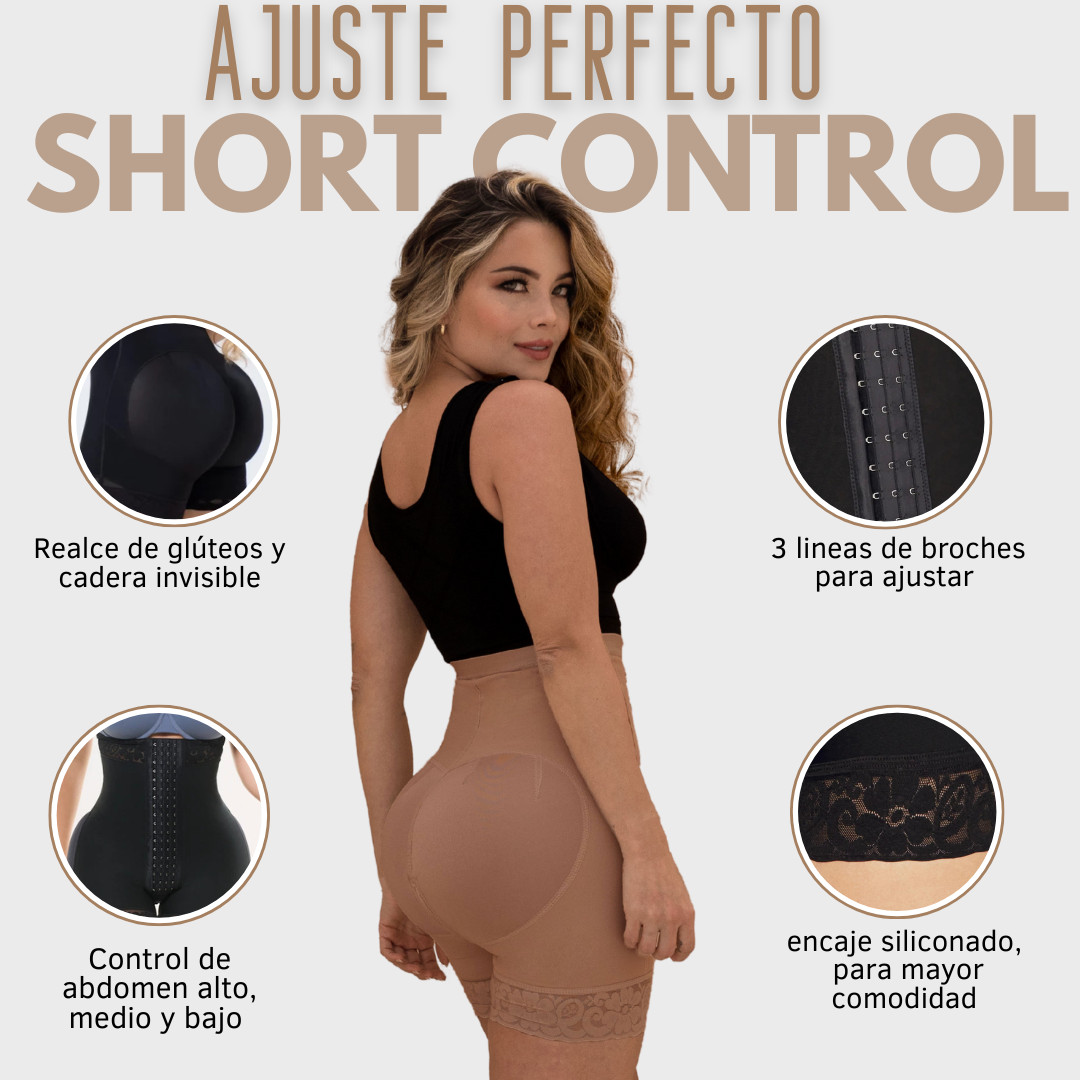 SHORT CON BROCHE TIRO ALTO