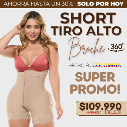 SHORT CON BROCHE TIRO ALTO